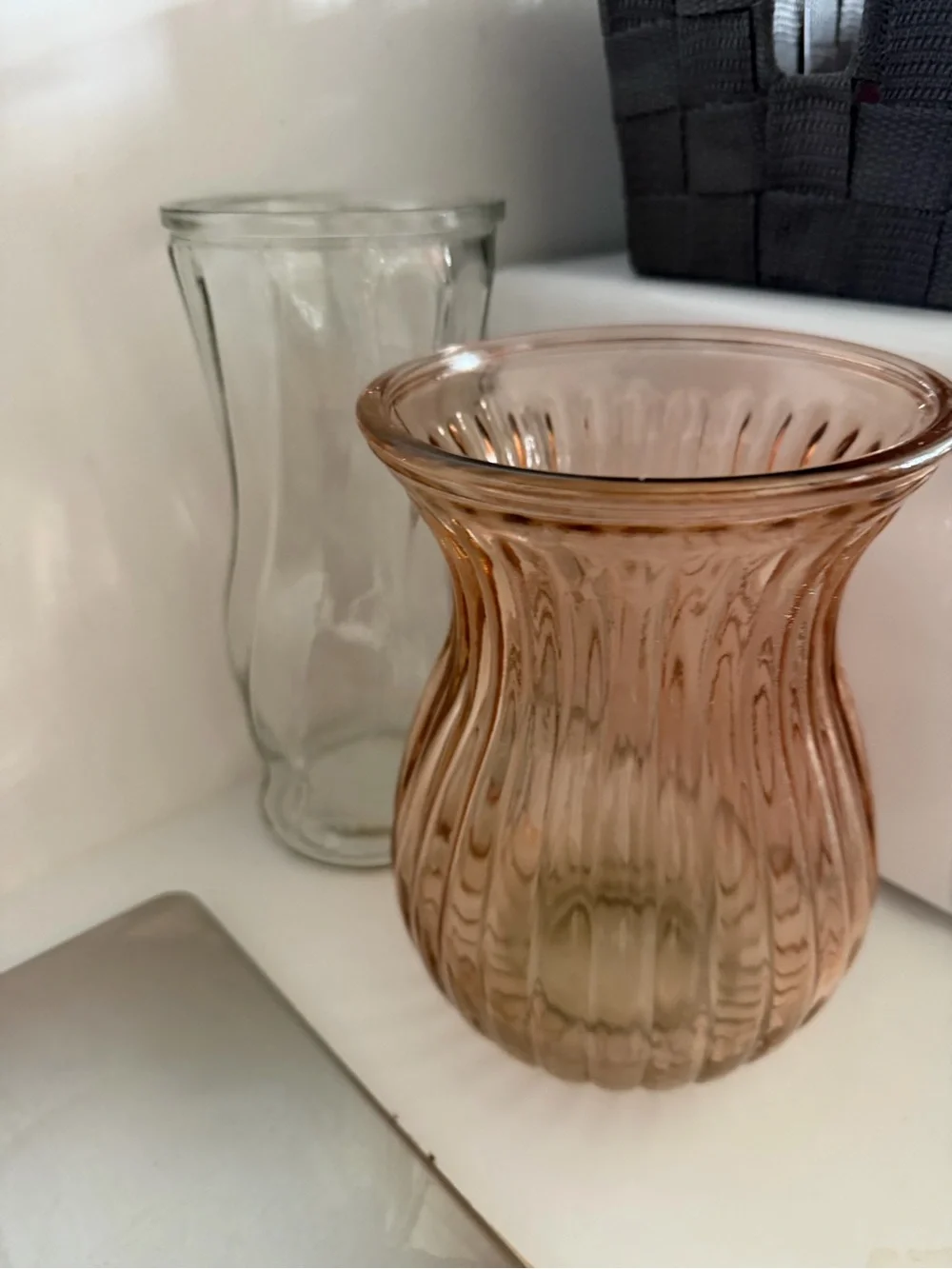 2 Vases